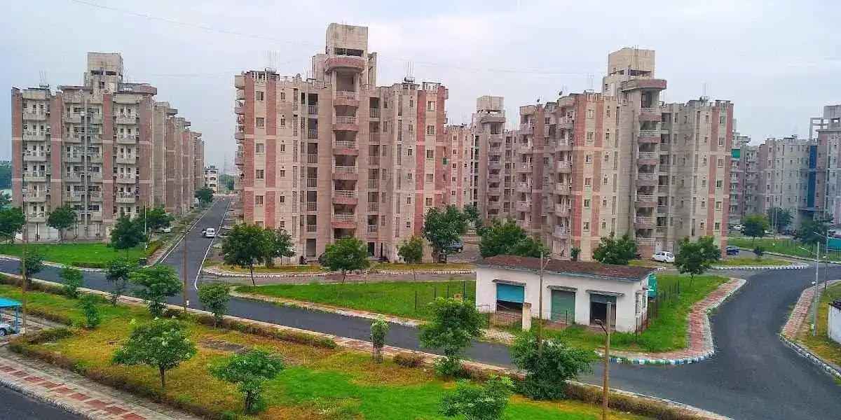 Sector 33 Unlocking Growth Potential in Gurgaon's Gateway!