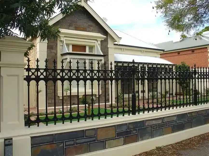 Design of Boundary Wall Grill: Elegant and Secure!