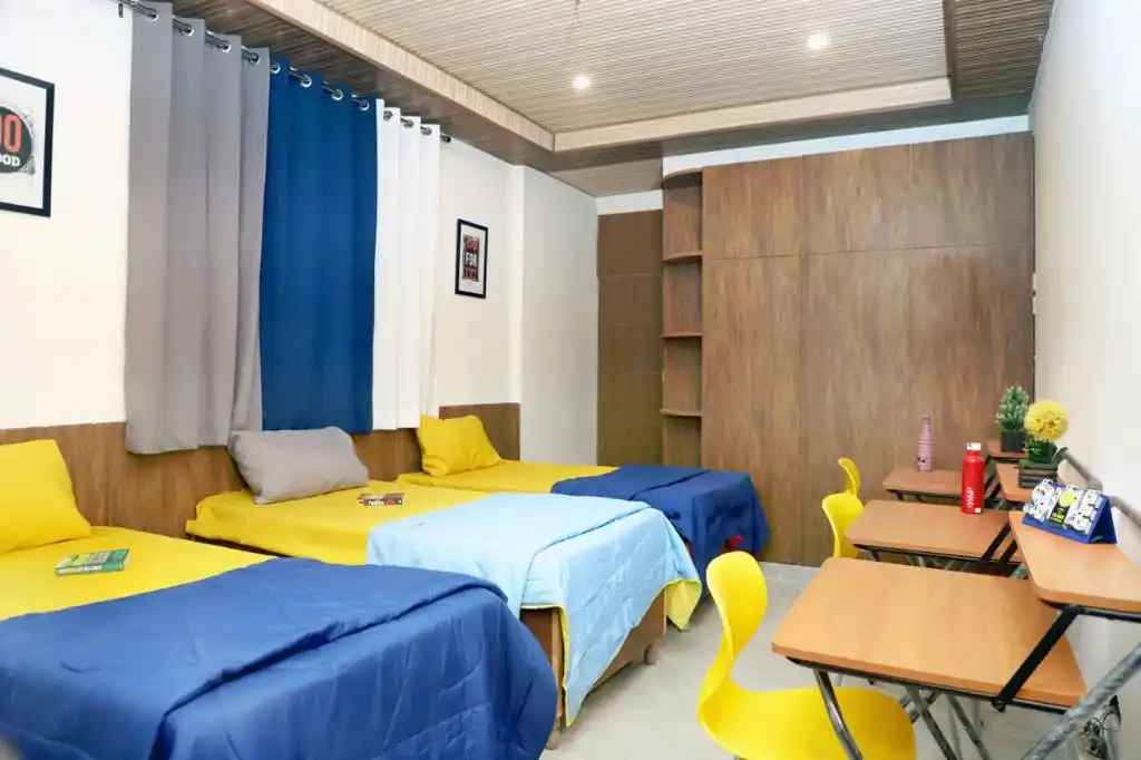 Hostels And PGs in Noida: Comfort on a Budget