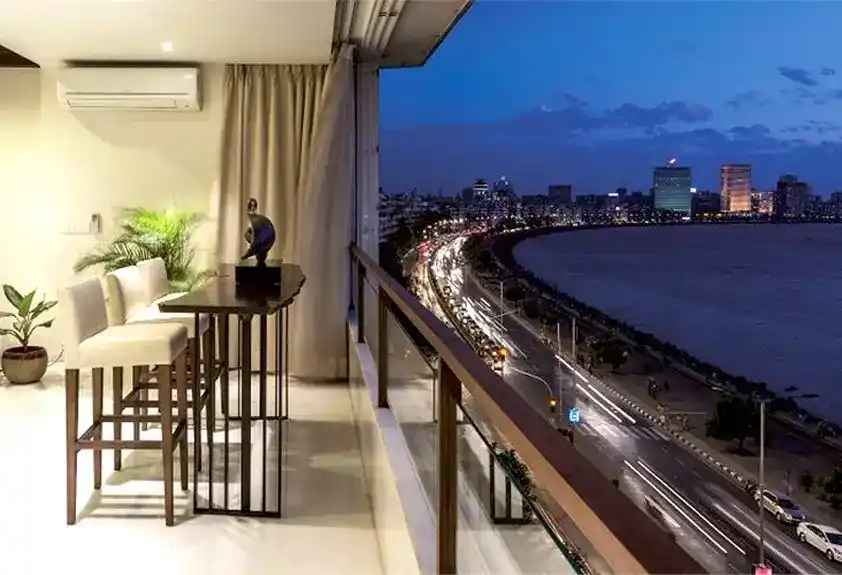 Apartments in Marine Lines with Sea View