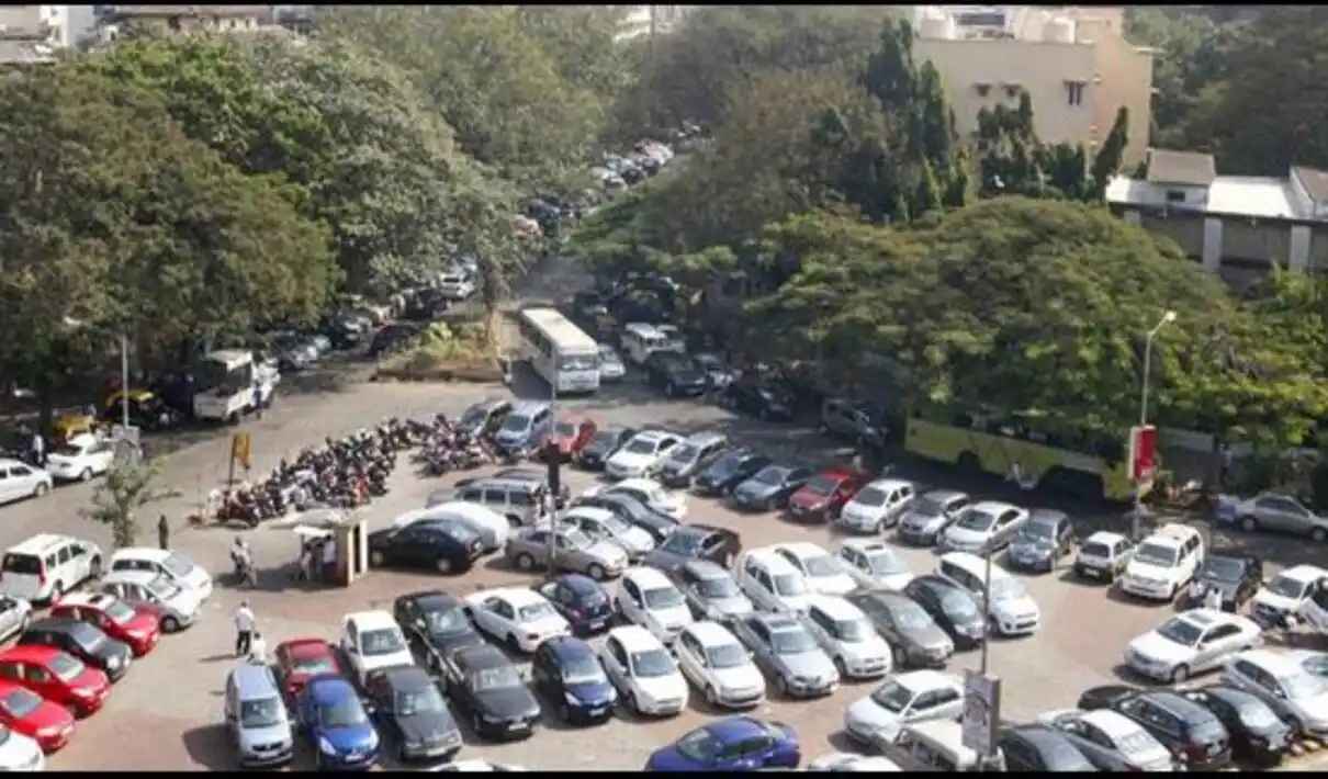 Pari Chowk Parking Area
