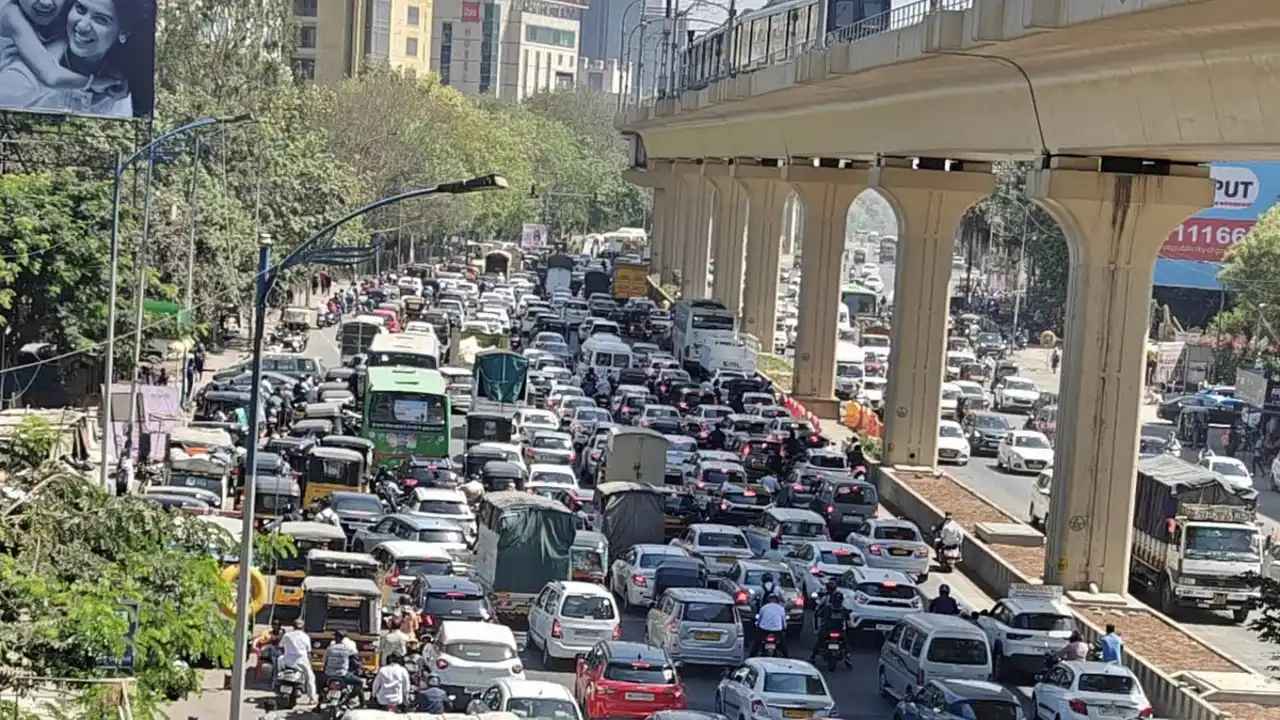 Traffic Junction on Pune Ring Road