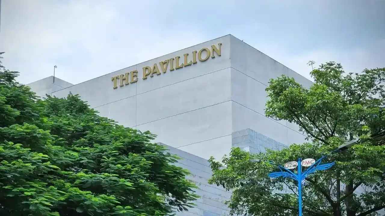 Commercial Buildings along Pune Ring Road