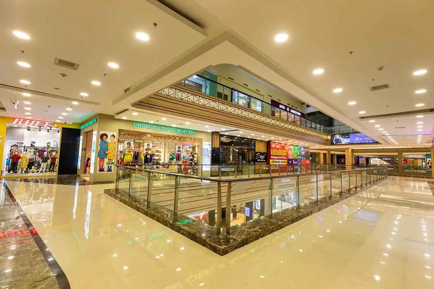 R City Mall Events