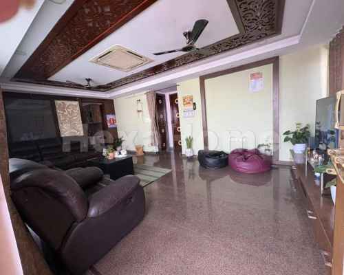 M is sharing a room in 4BHK Flat carousel