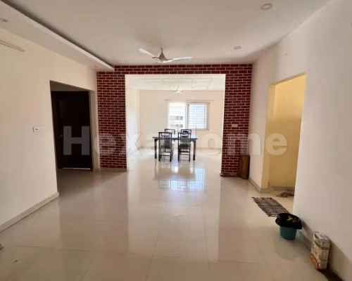 Yash  is sharing a room in 3BHK Flat carousel