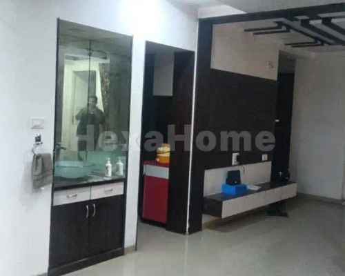 Rahul is sharing a room in 3BHK Flat carousel