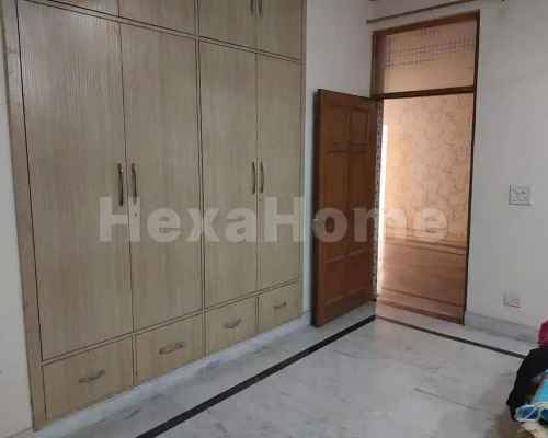 Rohit is sharing a room in 3BHK Flat carousel