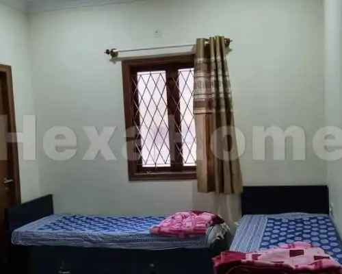 Kashif  is sharing a room in 3BHK Flat carousel