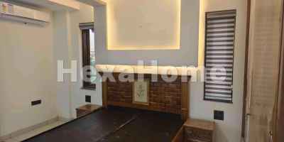 Akash is sharing a room in 5BHK Flat Akash is sharing a room in 5BHK Flat