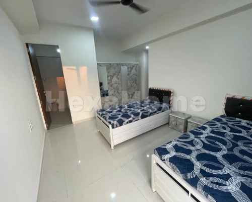 Suraj is sharing a room in 3BHK Flat carousel