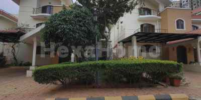 Jitesh is sharing a room in 5BHK Flat Jitesh is sharing a room in 5BHK Flat