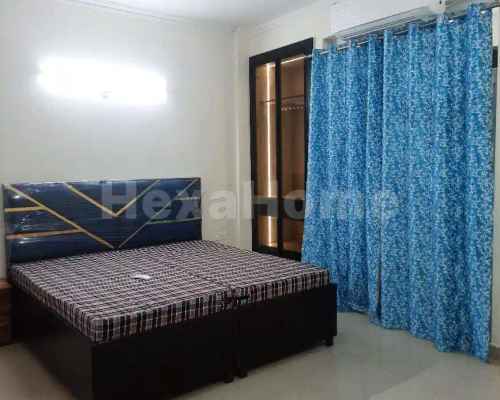 Prashant  is sharing a room in 4BHK Flat carousel