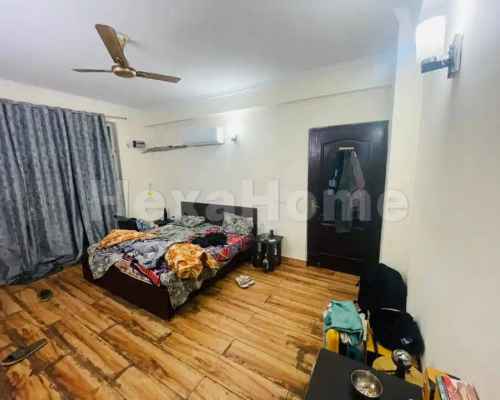 Arushi  is sharing a room in 2BHK Flat carousel