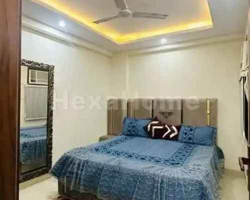 Sanny  is sharing a room in 3BHK Flat carousel