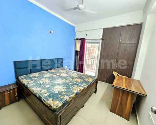 Sanny  is sharing a room in 3BHK Flat carousel