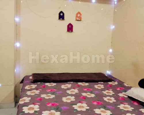 Komalpreet is sharing a room in 1RK Flat carousel