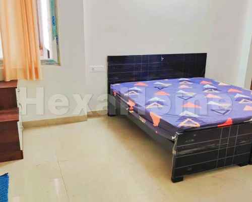 Rakhidrv  is sharing a room in 3BHK Flat carousel