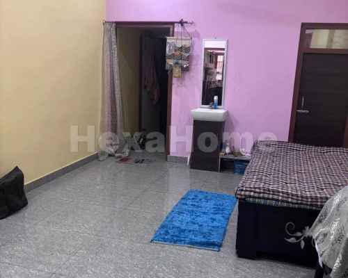 Saumya is sharing a room in 1BHK Flat carousel