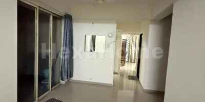 Nidhi is sharing a room in 2BHK Flat Nidhi is sharing a room in 2BHK Flat