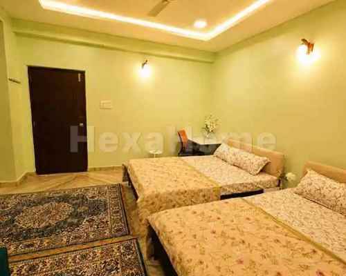 Zahra is sharing a room in 5BHK Flat Zahra is sharing a room in 5BHK Flat