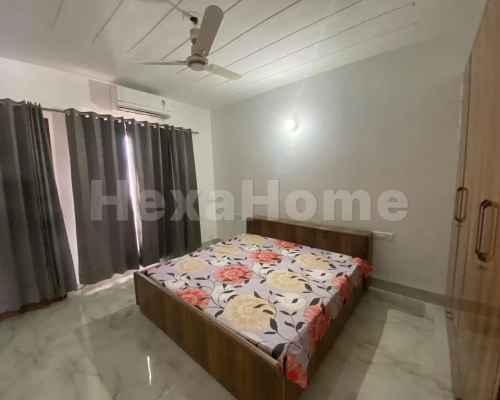 Vivek  is sharing a room in 3BHK Flat carousel