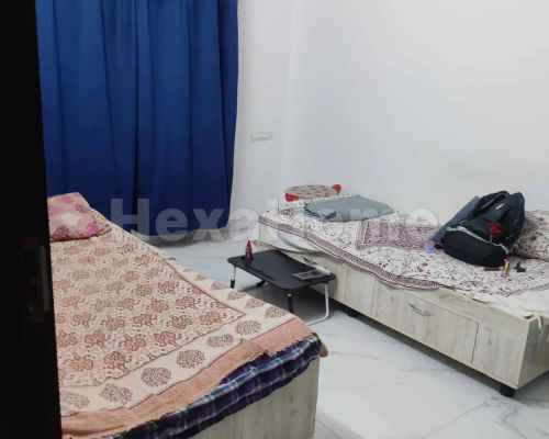 Peri Peri is sharing a room in 2BHK Flat carousel