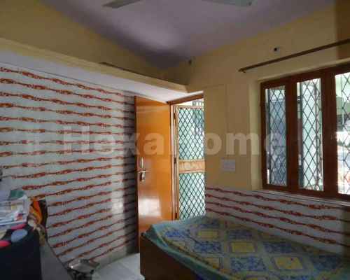 Sudhir is sharing a room in 2BHK Flat carousel